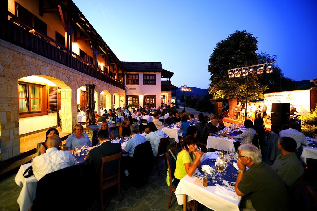 Magita Hotel Basko Exterior foto