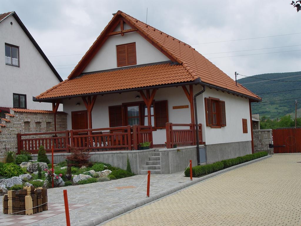 Magita Hotel Basko Exterior foto