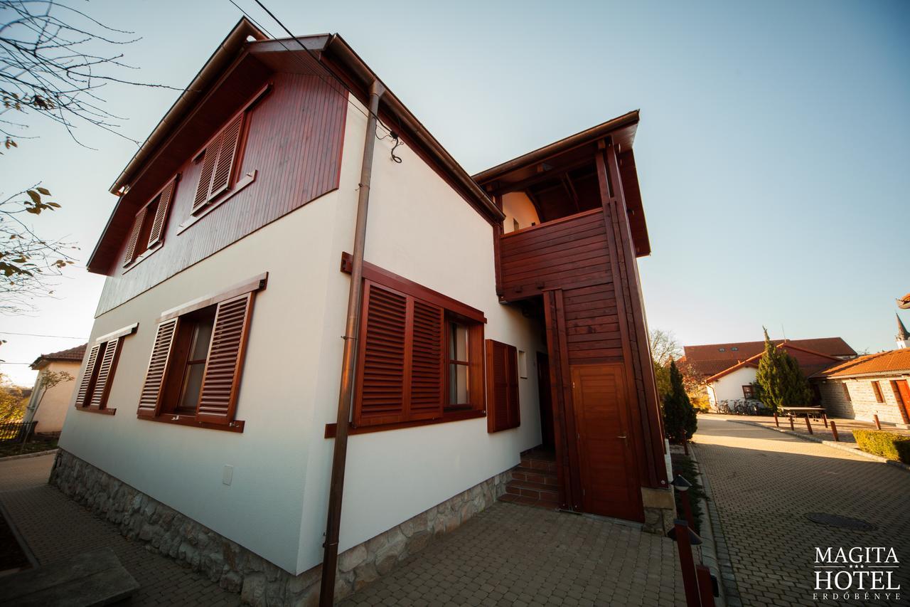 Magita Hotel Basko Exterior foto