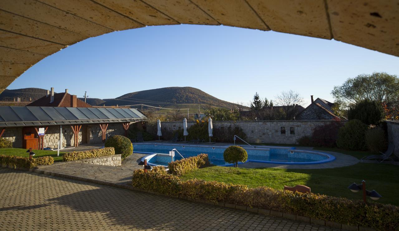 Magita Hotel Basko Exterior foto